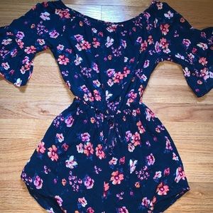 Hollister Floral Romper !!